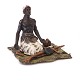 Franz Bergmann wienerbronze i form af våbenhandler. Stemplet. H: 9,5cm. Base: 11x11cm
