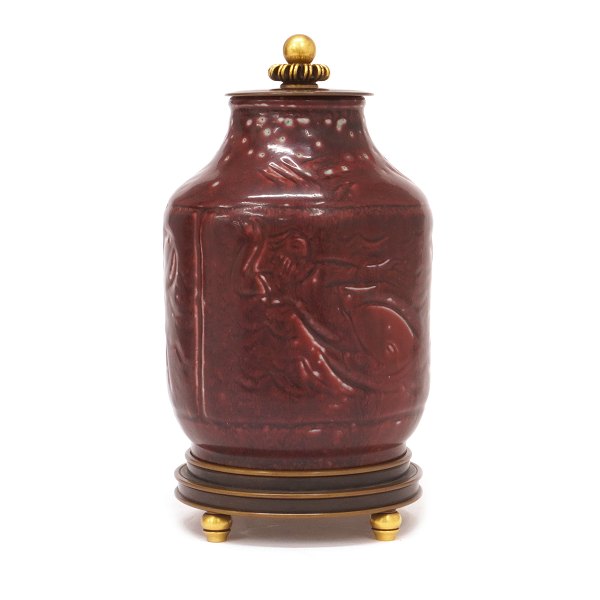 Jais Nielsen, 1885-1961, for Royal Copenhagen: A lidded jar, Signed. #2370. H: 
20cm