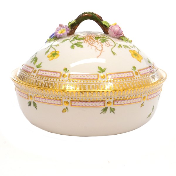 Royal Copenhagen Flora Danica tureen #3568. "Ranuncutus repens L." Year 1961-62. 
H: 17cm. D: 23,5cm